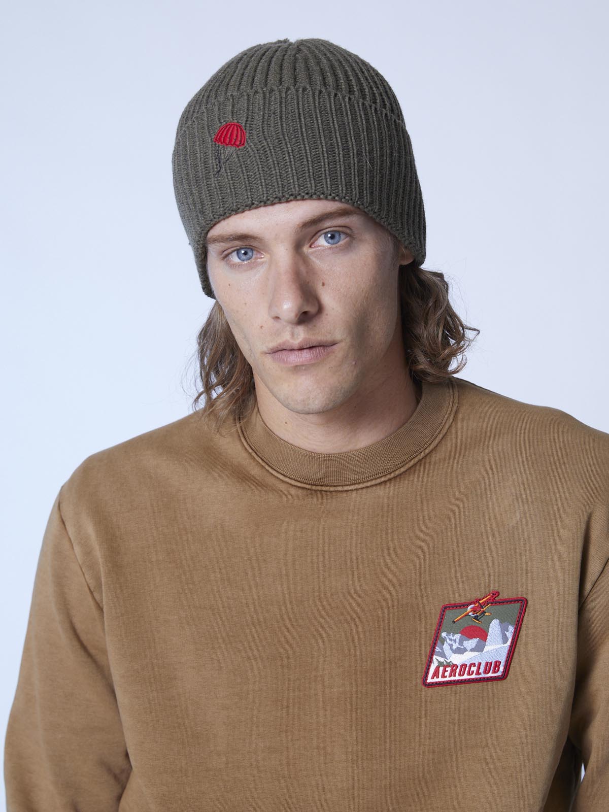 Willi Beanie with parachute embroidery
