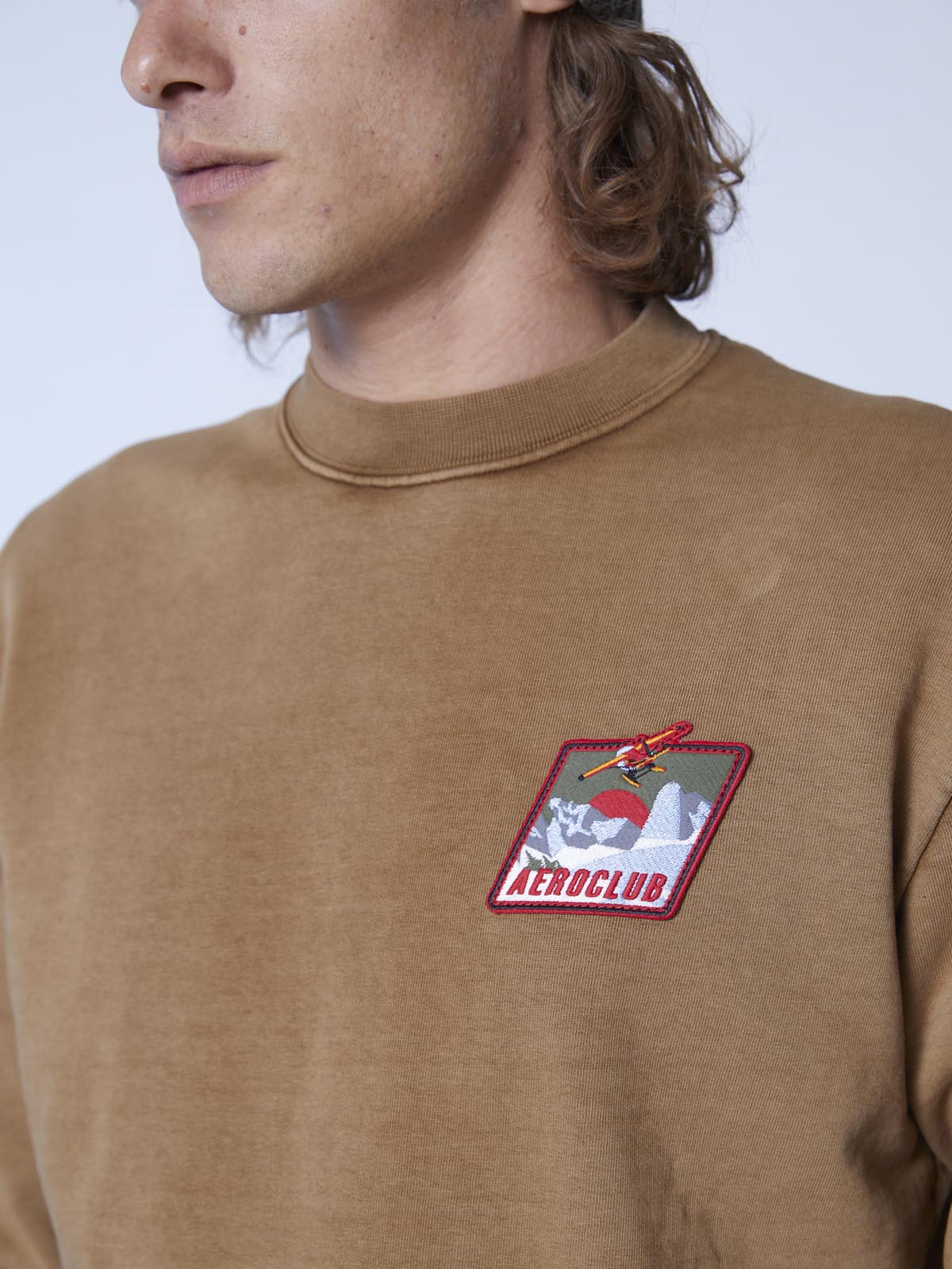 Crewneck Leste sweatshirt with patch